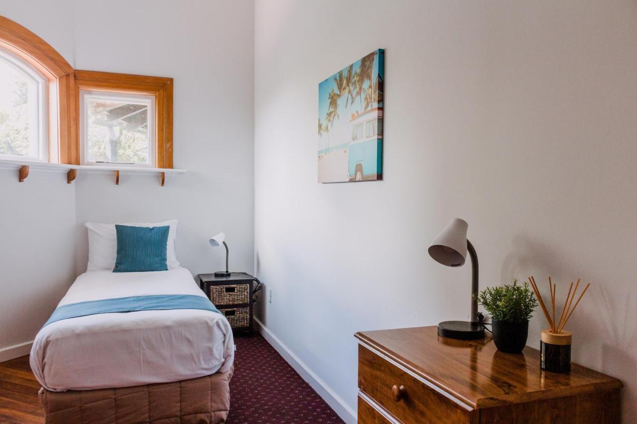 The Esplanade Motel Dunedin Exterior photo